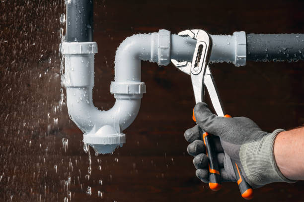 Professional Leak Detection technician working in Underwood, IN